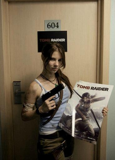 Tomb Raider (2013) - Cosplay Tomb Raider (2011)